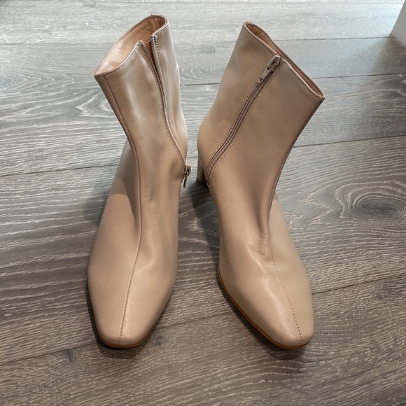 Intentionally Blank Thin Block Heel Booties in Cloud Color Size 7 - Picture 1 of 9